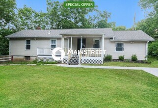 Building Photo - 3 Bedroom Pet-Friendly Home in KANSAS CITY...