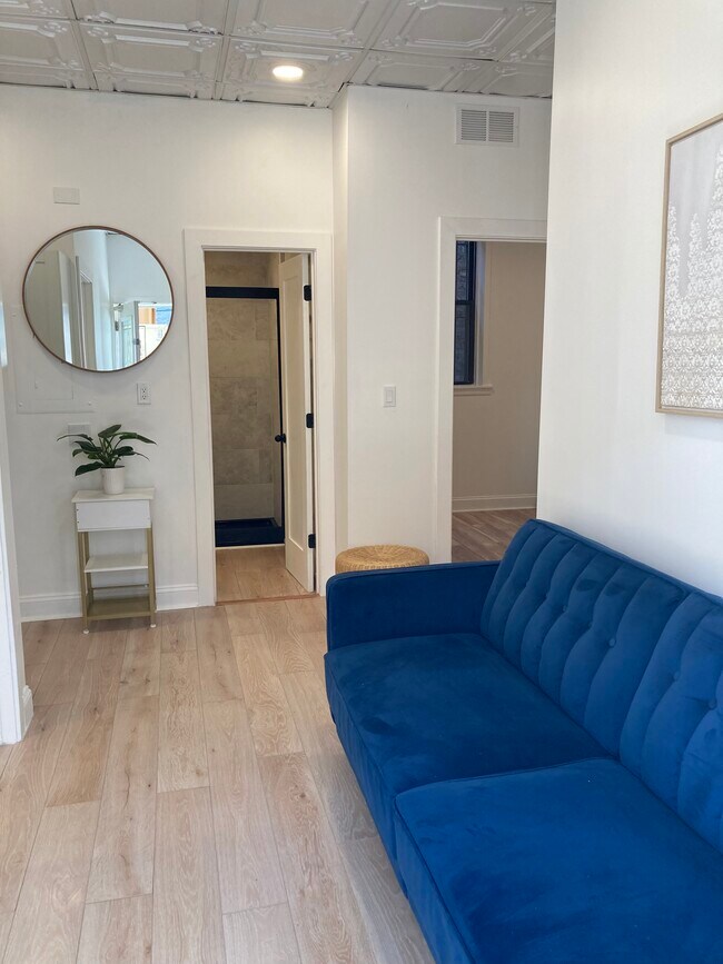 Primary Photo - 909 Foster St