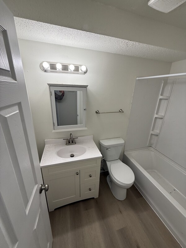 Building Photo - 116 Shepard St