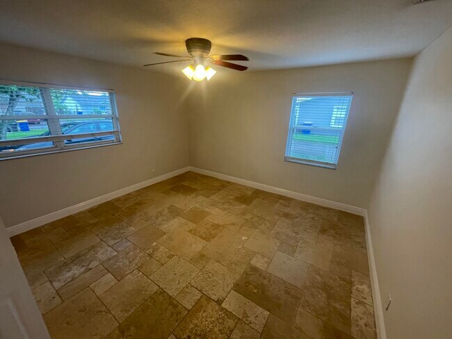 Building Photo - 9033 SE Hobe Ridge Ave