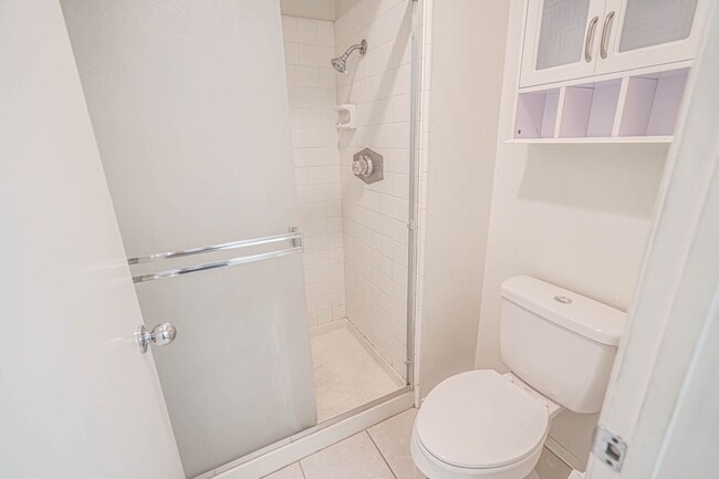 Building Photo - COMING SOON! Las Ventanas Community 2 Bedroom Condo in Valencia!