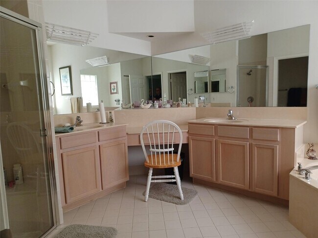 Building Photo - 12752 Coral Lakes Dr