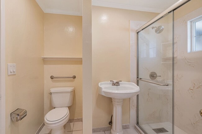 Building Photo - Charming 3-Bedroom 2-Bathroom Campbell Home