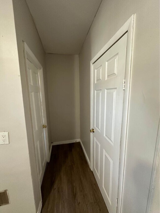 Building Photo - 1328 Pittston Ave