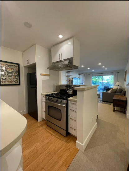 Building Photo - 4501 Cedros Ave