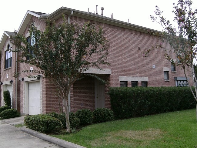 Primary Photo - 5941 S Loop E