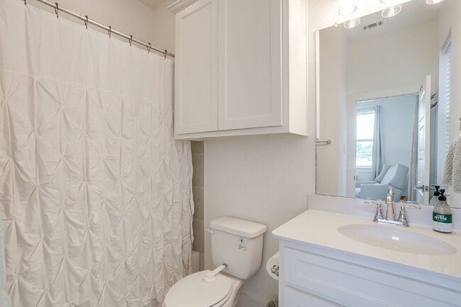 Building Photo - Newly Constructed Townhome Just Steps Off ...