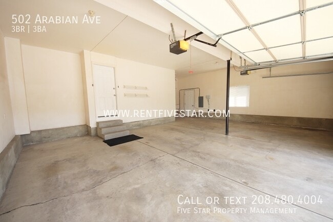 Building Photo - Stunning, Large Home in Highland Area! Vis...