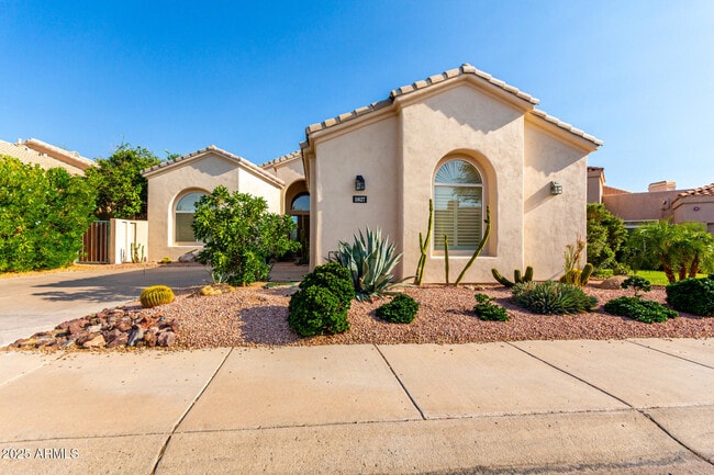 Building Photo - 11627 E Bella Vista Dr