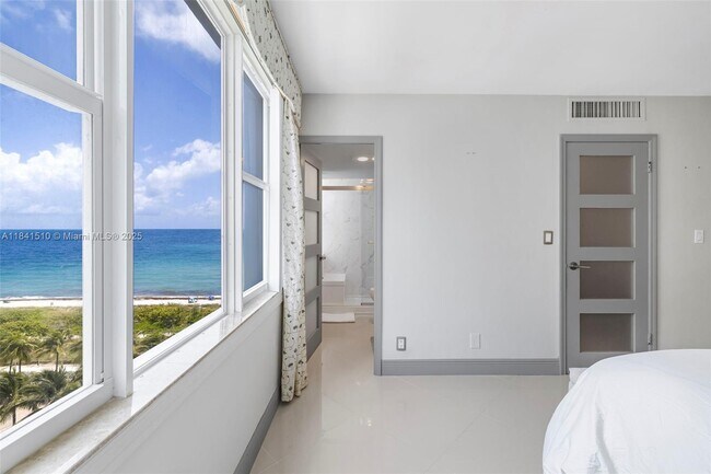 Building Photo - 9195 Collins Ave