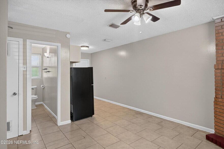 Building Photo - 8067 Parental Cir