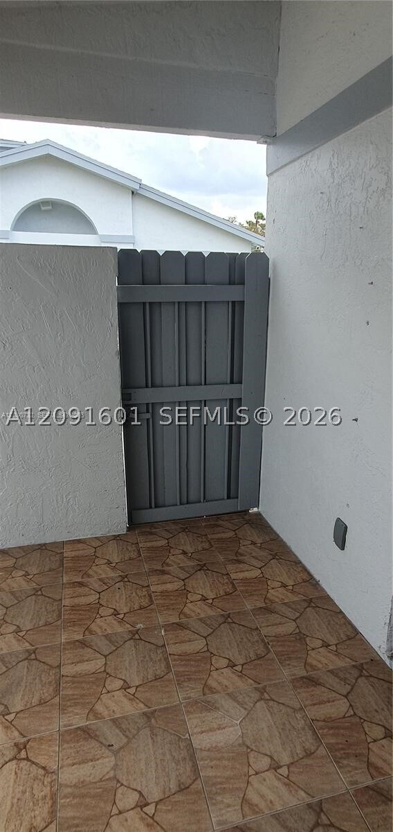 Building Photo - 6702 SW 152nd Pl