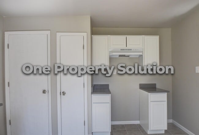 Building Photo - 1228 Aetna St