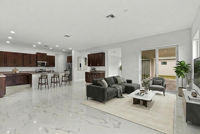 Building Photo - 15054 Wildwood Cir