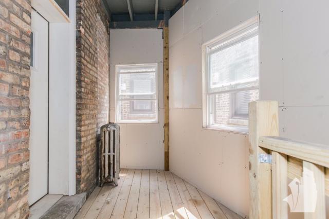 Building Photo - 1 bedroom in Chicago IL 60625