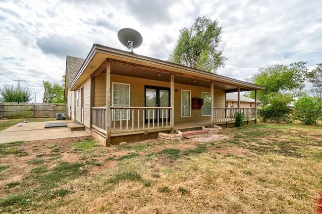 Building Photo - 4 bed, 2 bath home in Moore