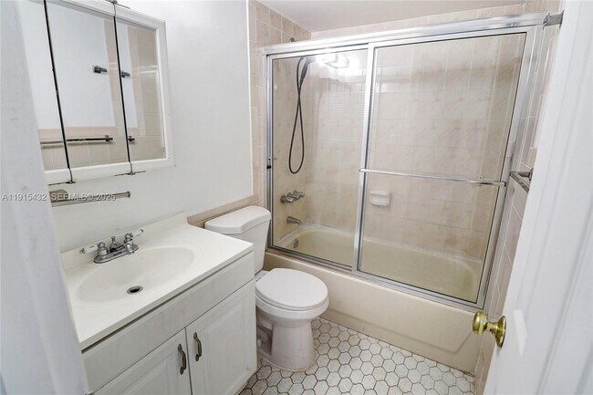 Building Photo - 11905 NE 2nd Ave