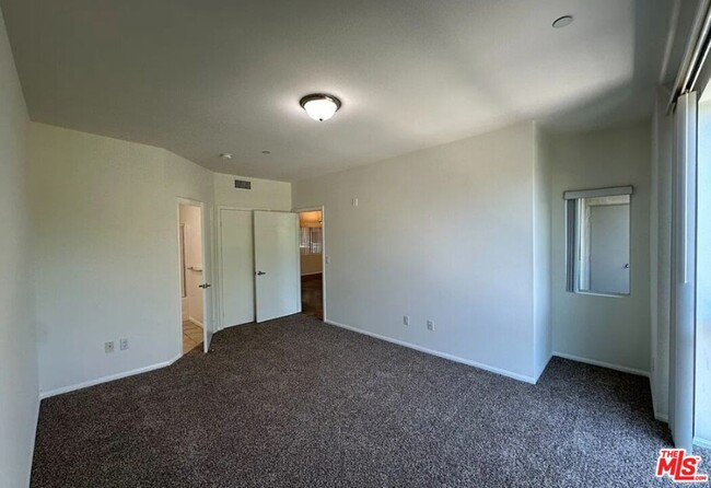 Building Photo - 7551 Jordan Ave