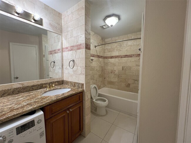 Building Photo - 5550 N Braeswood Blvd