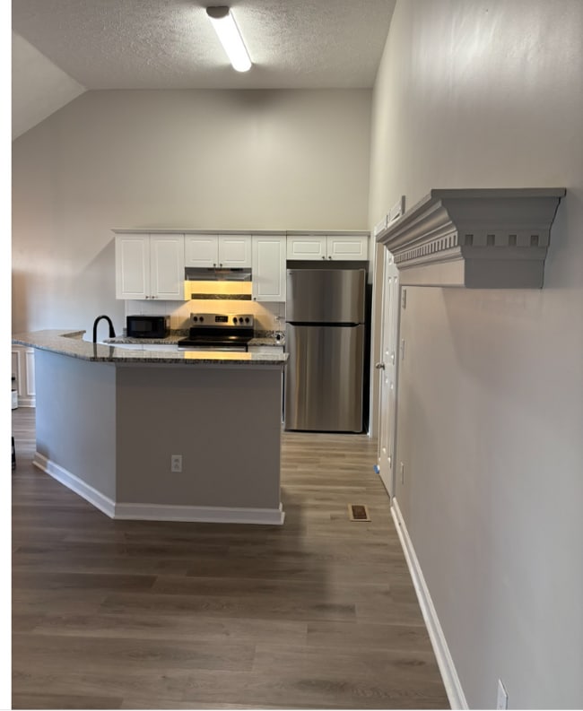 Building Photo - 6428 Paddington Way