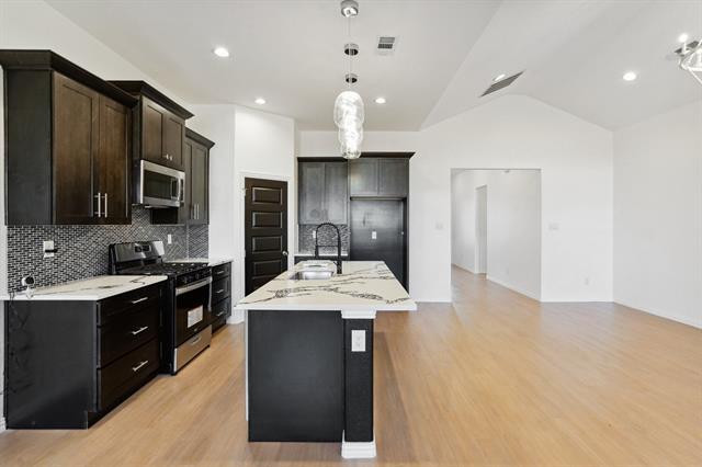 Building Photo - 2114 Spikes St