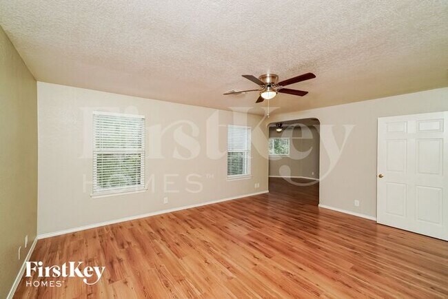 Building Photo - 11719 Paddlebrook