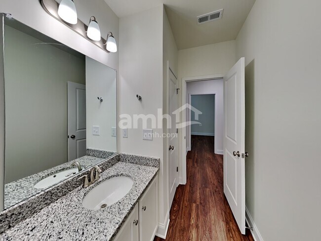 Building Photo - 598 Slew Drive