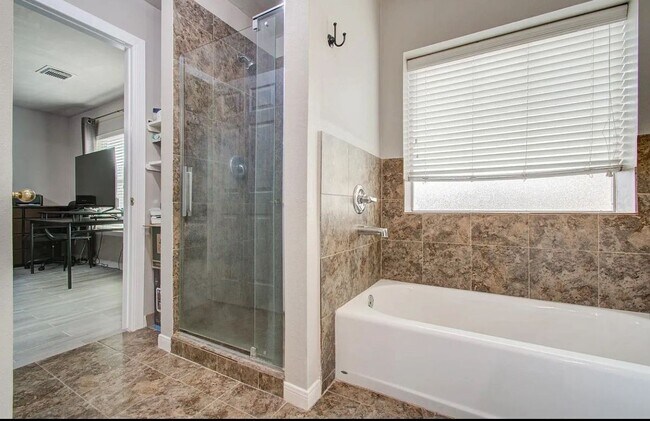 Building Photo - 18135 Flower Grove Ct