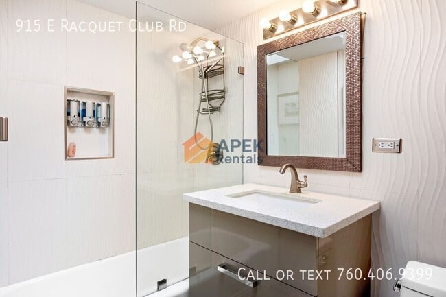 Building Photo - 915 E Racquet Club Rd