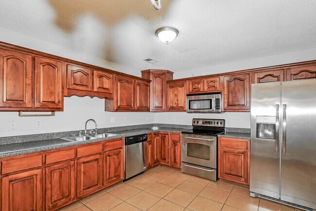 Building Photo - 5085 Jon Oak Dr