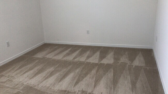 Building Photo - 5 Bedroom at West side Village at Heart of Windermere