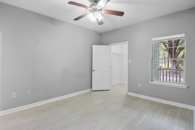 Building Photo - 11517 Acorn Dr