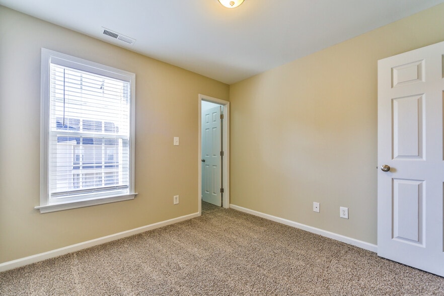 Building Photo - 304 Whitehall Ct