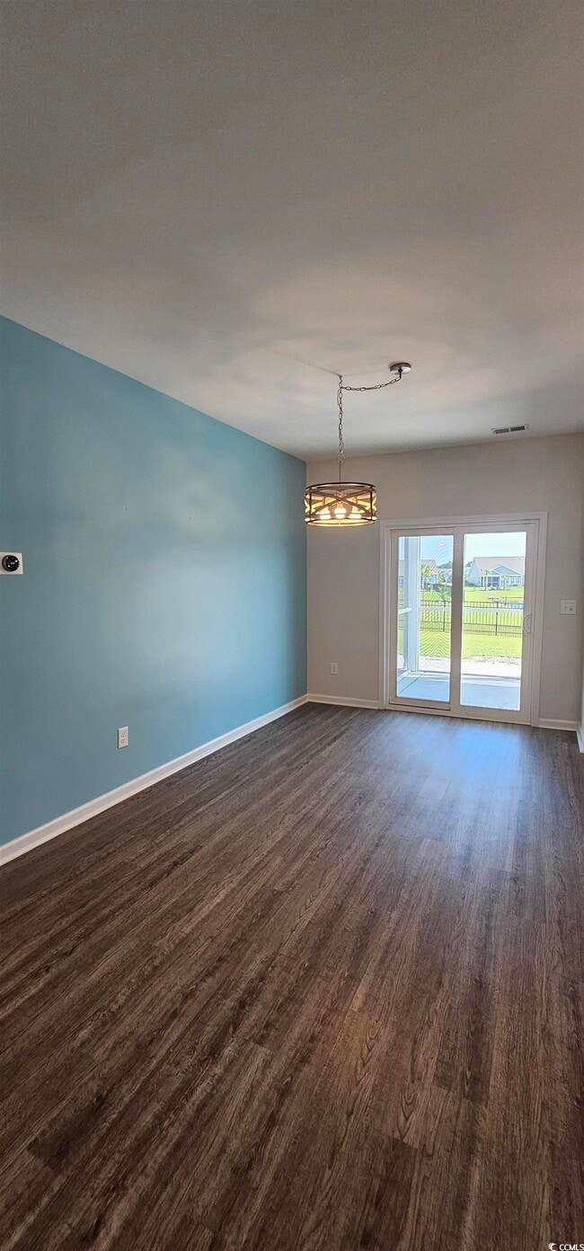 Building Photo - 5039 Gladstone Dr