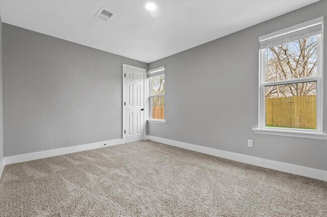 Building Photo - 102 East St