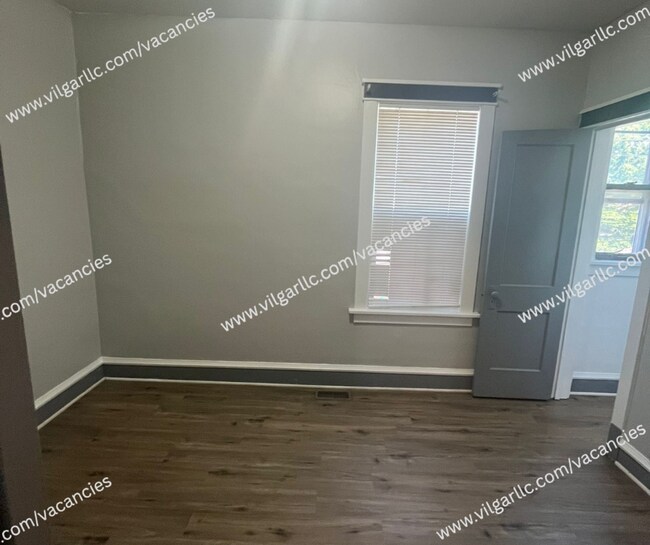 Building Photo - 3909 Fir St