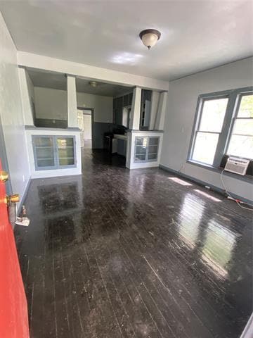 Building Photo - 309 E Nelson St