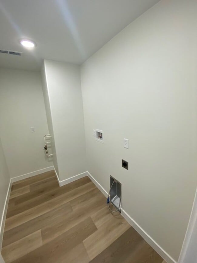 Building Photo - Newer construction - 3 bedroom- 2 bath Single Family Home