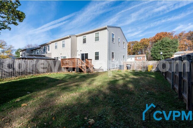 Building Photo - 1290 Holmespun Dr