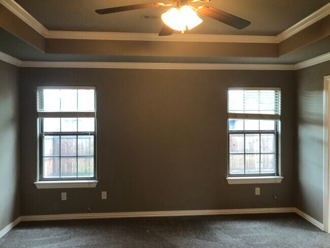 Building Photo - 337 N Sabine Pass Rd