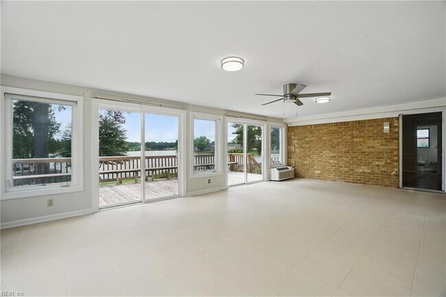 Building Photo - 1724 Hodges Ferry Rd