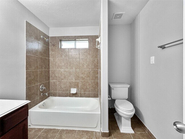 Building Photo - 8402 Parapet Pl