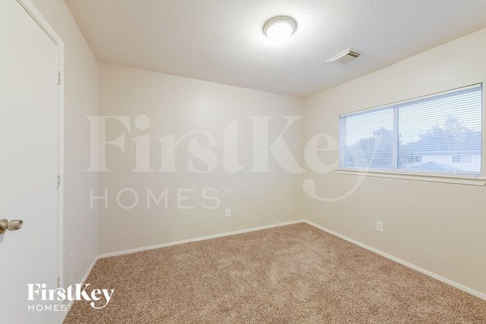 Building Photo - 6113 Elton Knolls St