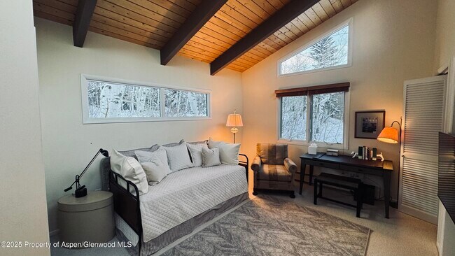 Building Photo - 302 Roaring Fork Dr