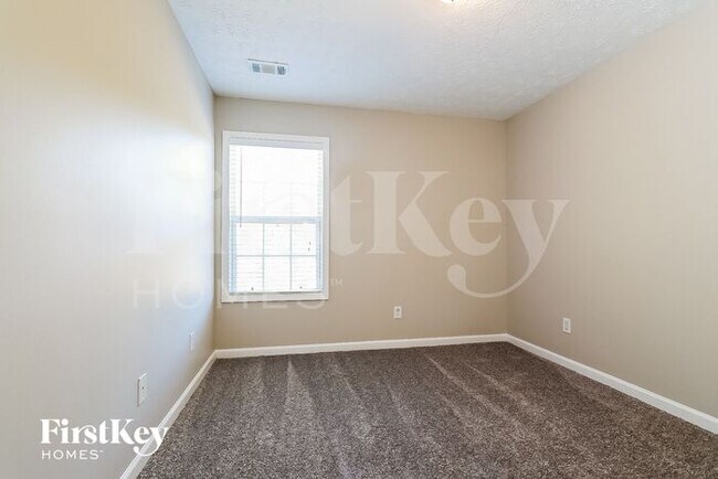 Building Photo - 245 Shadowbrooke Cir SW