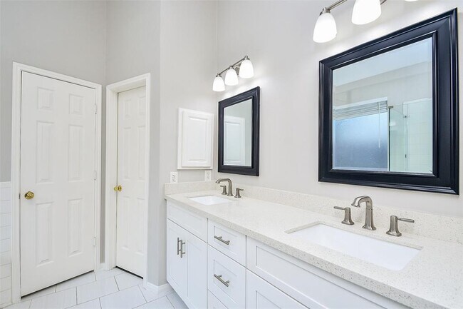 Building Photo - 5523 Poundstone Ct