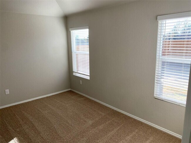 Building Photo - 12901 Brahmin Dr