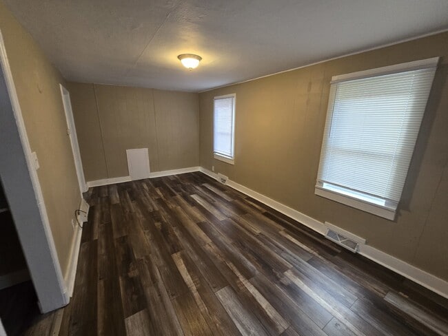 Building Photo - 857 9th St