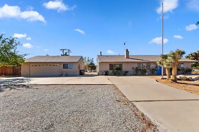 Building Photo - 58327 Bonanza Dr