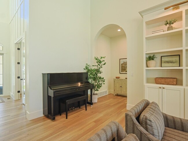 Building Photo - 1485 N 1050 E